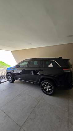 JEEP COMMANDER 2.0 TD380 TURBO DIESEL OVERLAND AT9 JEEP COMMANDER 2.0 TD380 TURBO DIESEL OVERLAND AT9